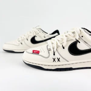 נייק דאנק נמוכות | SB Dunk Low x The North Face - Snow Black