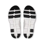 נעלי און קלאוד בצבע לבן