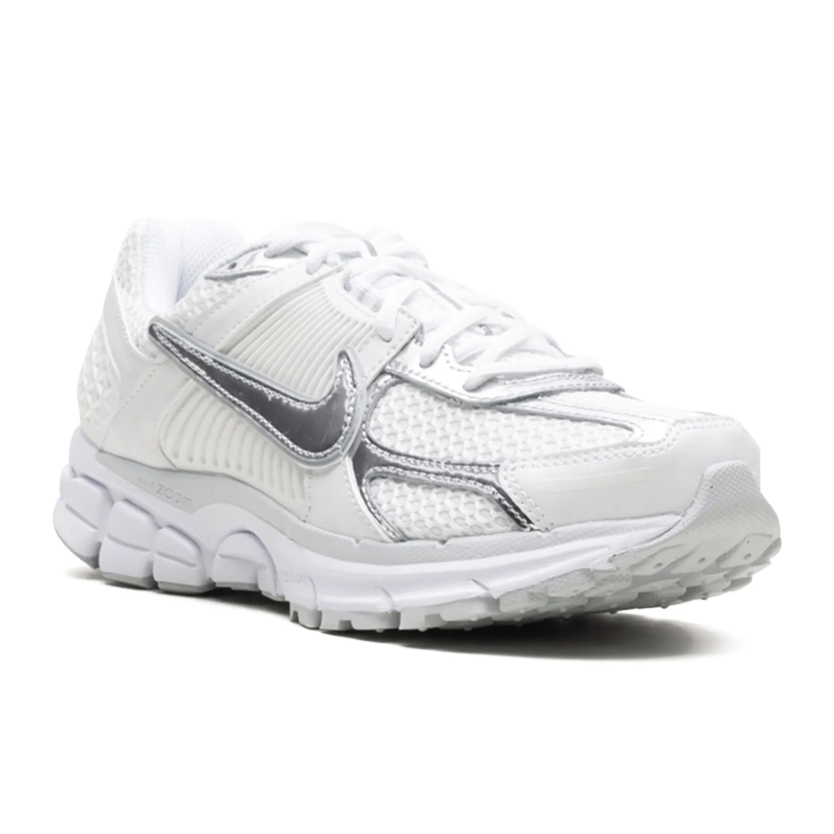 נעלי נייק וומרו 5 בצבע לבן - Nike Zoom Vomero 5 Triple White Chrome