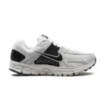 נעלי נייק וומרו 5 בצבע לבן שחור - Nike Zoom Vomero 5 White-Black