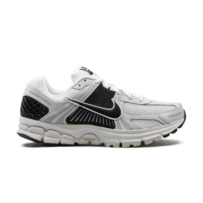 נעלי נייק וומרו 5 בצבע לבן שחור - Nike Zoom Vomero 5 White-Black