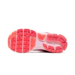 נעלי נייק וומרו 5 בצבע ורוד - Nike Zoom Vomero 5 Triple Pink