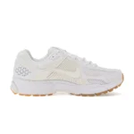נעלי נייק וומרו 5 בצבע לבן - Nike Zoom Vomero 5 White
