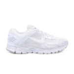 נעלי נייק וומרו 5 בצבע לבן - Nike Zoom Vomero 5 Triple White