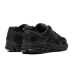 נעלי נייק וומרו 5 צבע שחור - Nike Zoom Vomero 5 Triple Black