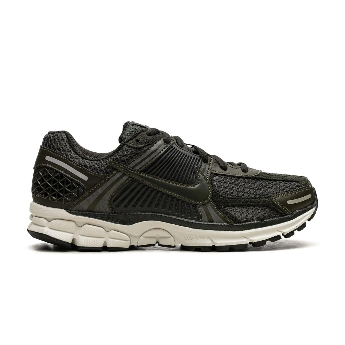 נעלי נייק וומרו 5 בצבע ירוק כהה - Nike Zoom Vomero 5 Sequoia